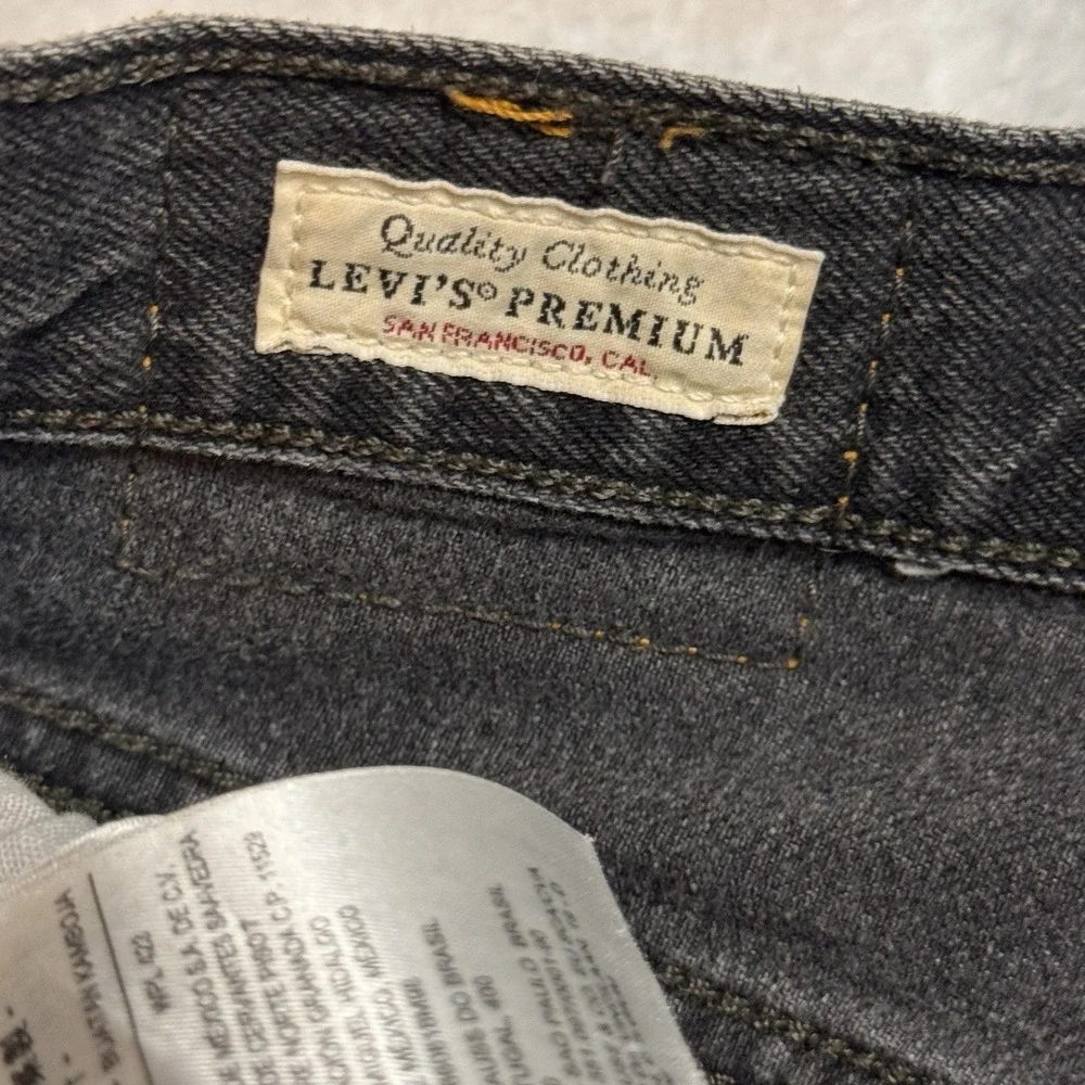 Levi's Women's Premium 501 S High Rise Distressed‎ Jeans Capital "E" Black Sz 30 - Picture 4 of 10